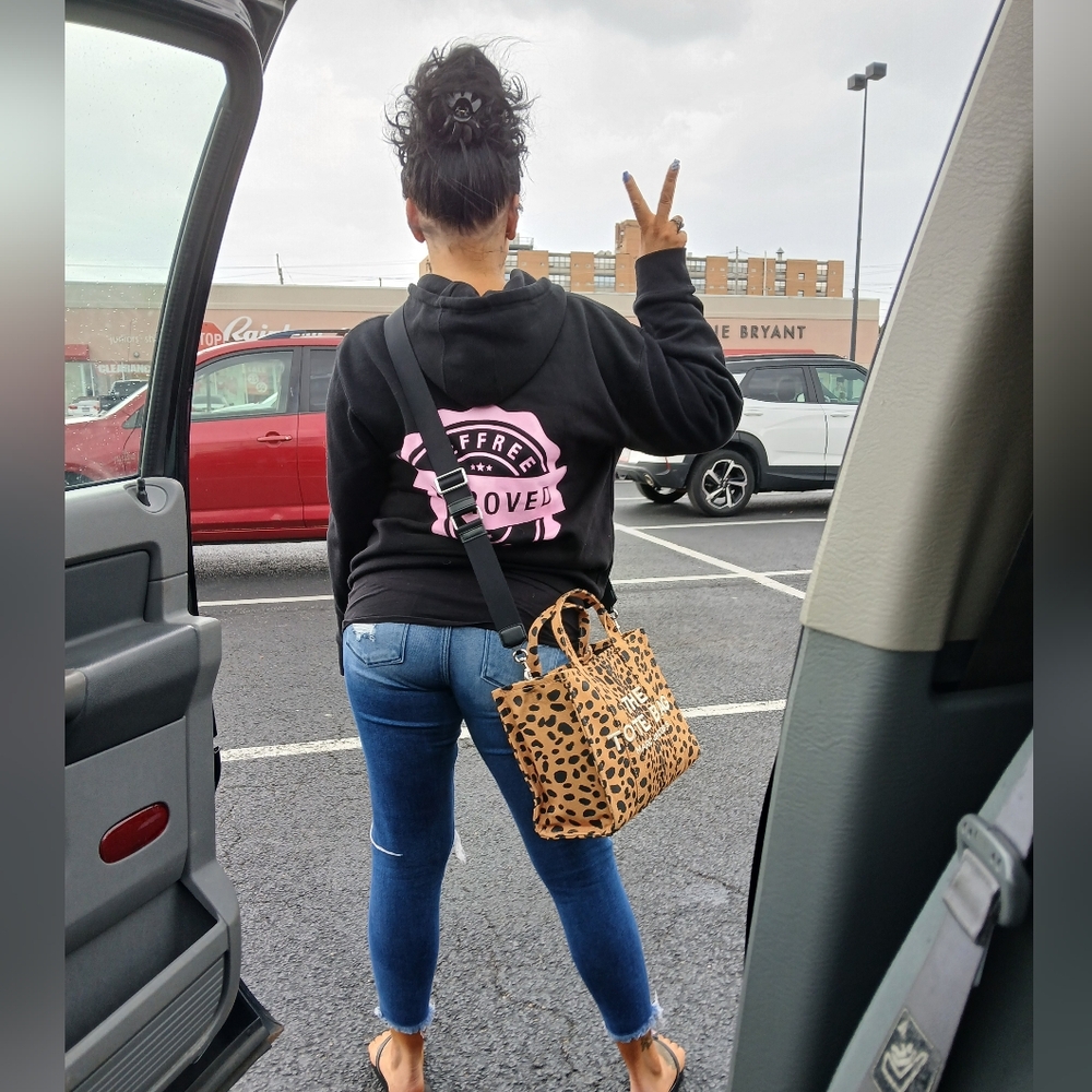 IM LIVE GUYS!!! SHARE 2, BUNDLE MORE!! - Picture 7 of 16